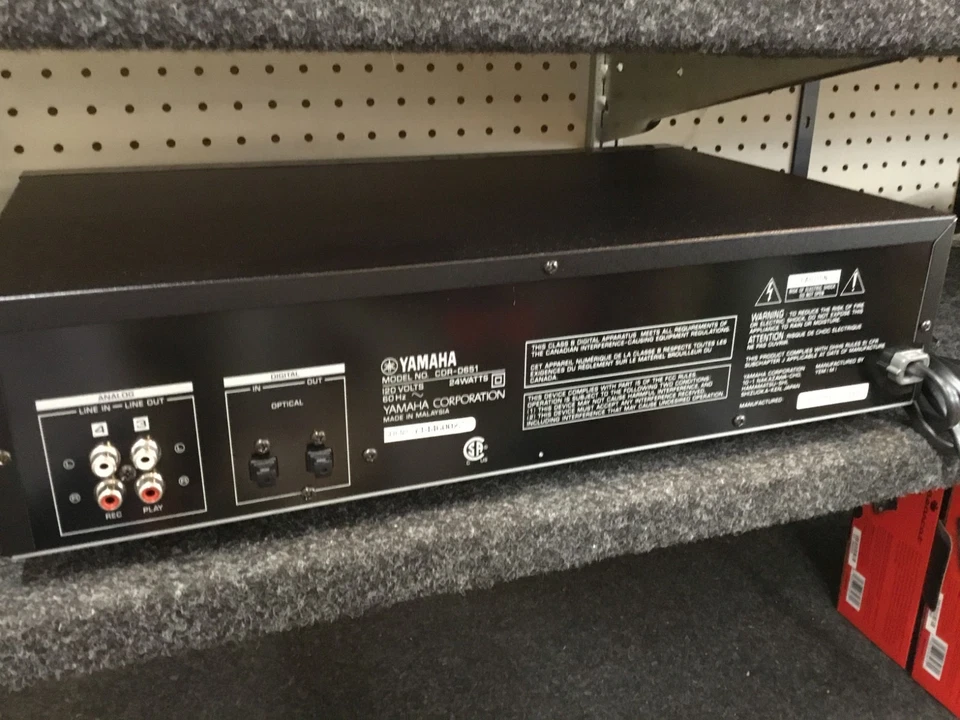 Yamaha CDR-D651 Dual CD Player Recorder Excellent Working Condition - Image 3 of 4