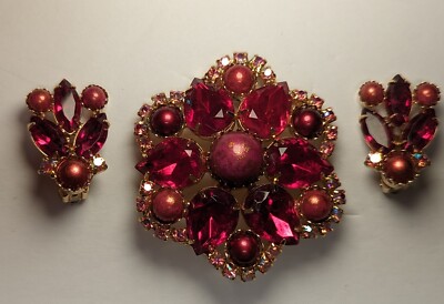 Vintage Garne Signed Red Rhinestone Brooch and Earring Clip On Set