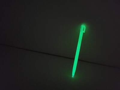 NEW Rare Nintendo DSi '' GLOW IN THE DARK  '' Stylus  Fits Flush in console #U8