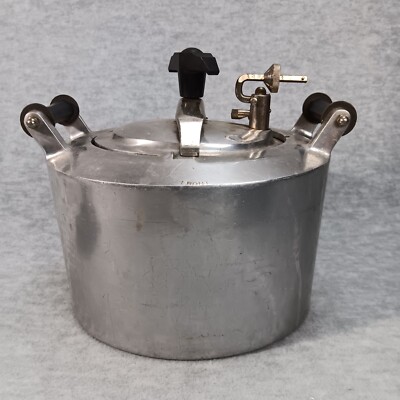 Vintage Minit Maid Pressure Cooker Cookware Mini Maid Magic Oval 11x10x6.25