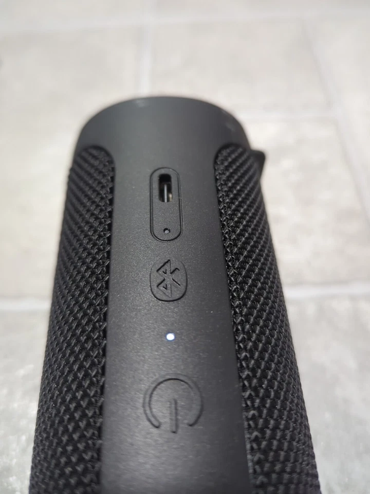 Altavoz portátil Creative MUVO Go negro impermeable Bluetooth 5.3 Foto 3 de 4