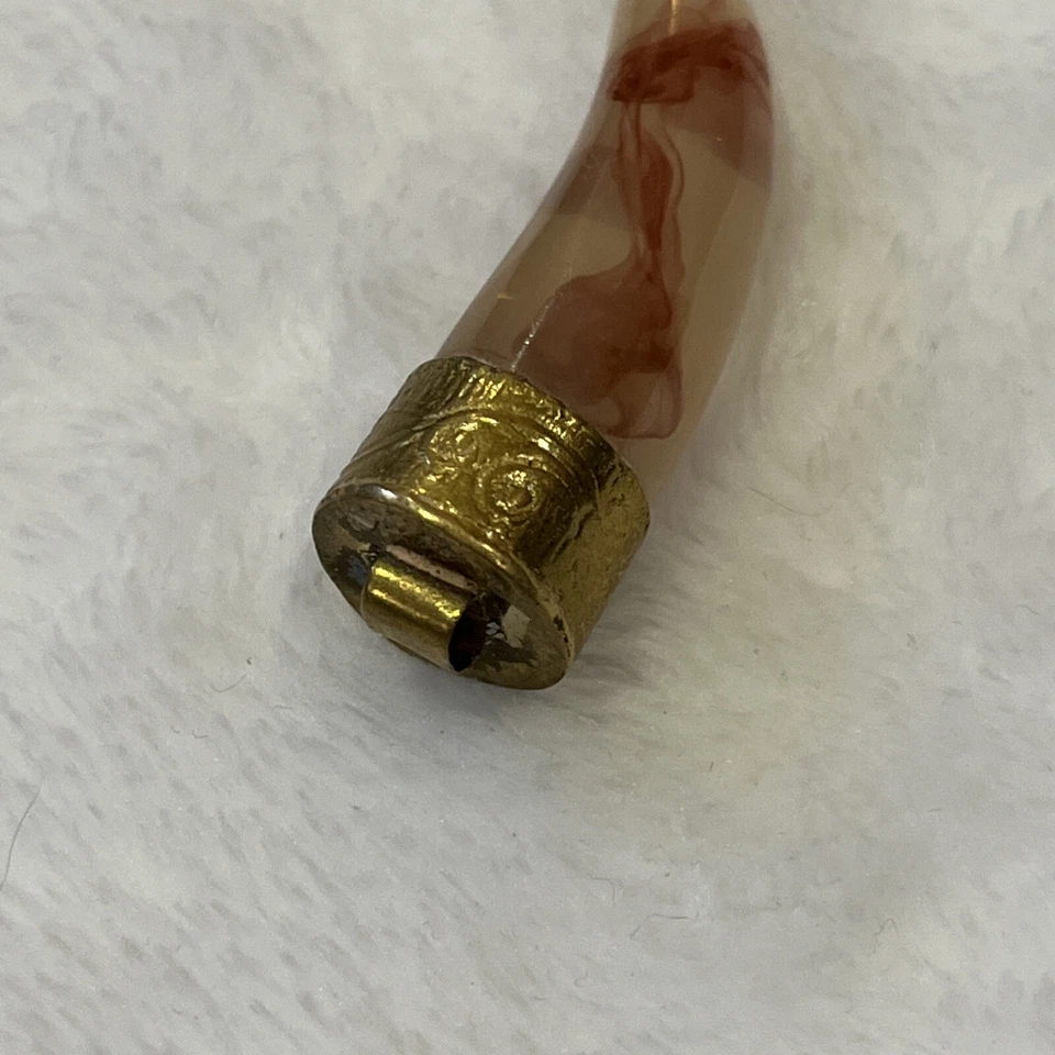 透明喇叭象牙带斑驳红色设计和黄铜帽 — 第 3/4 张图片