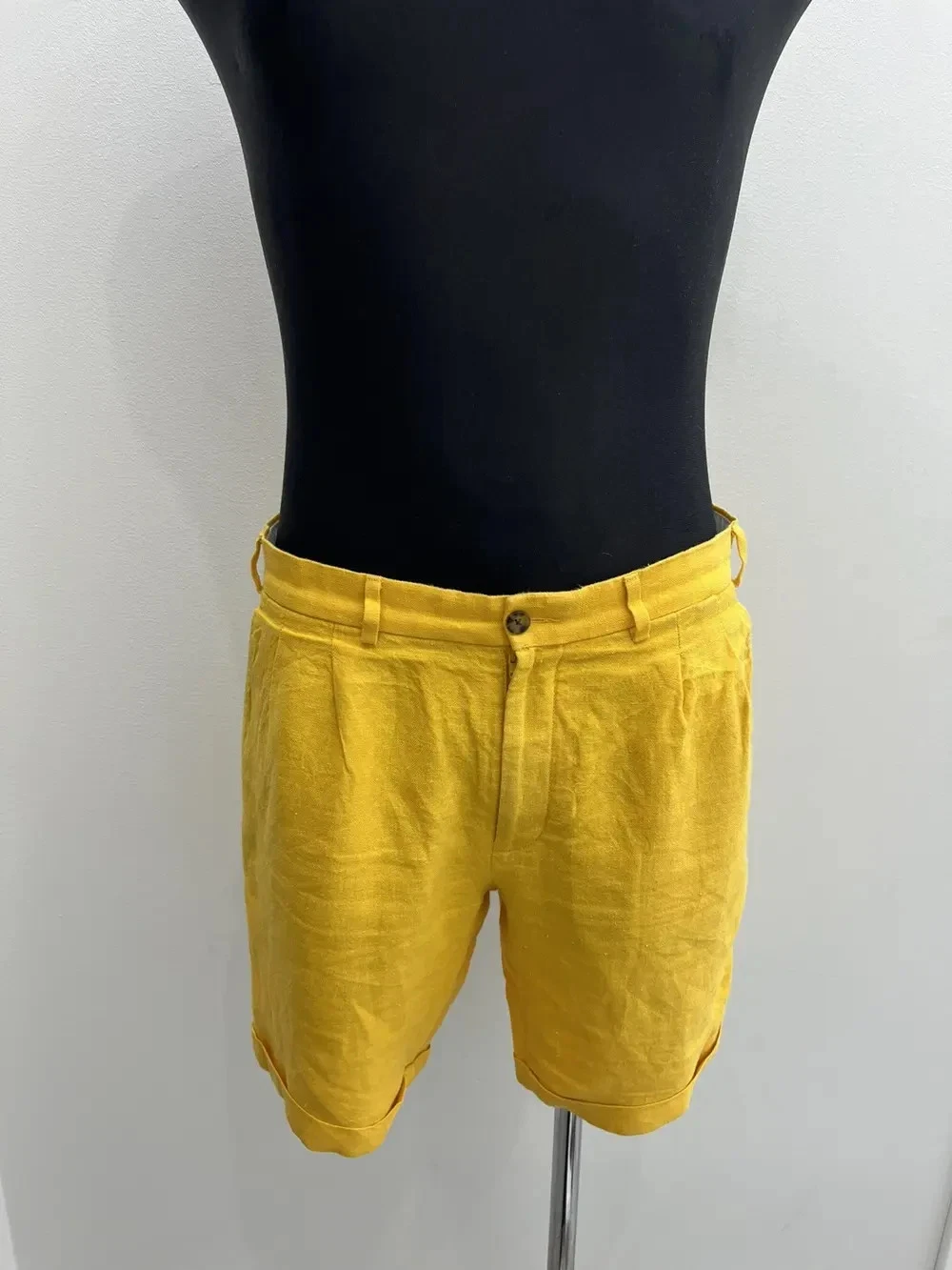Suitsupply Pure Linen Pockets Yellow Shorts Size 48