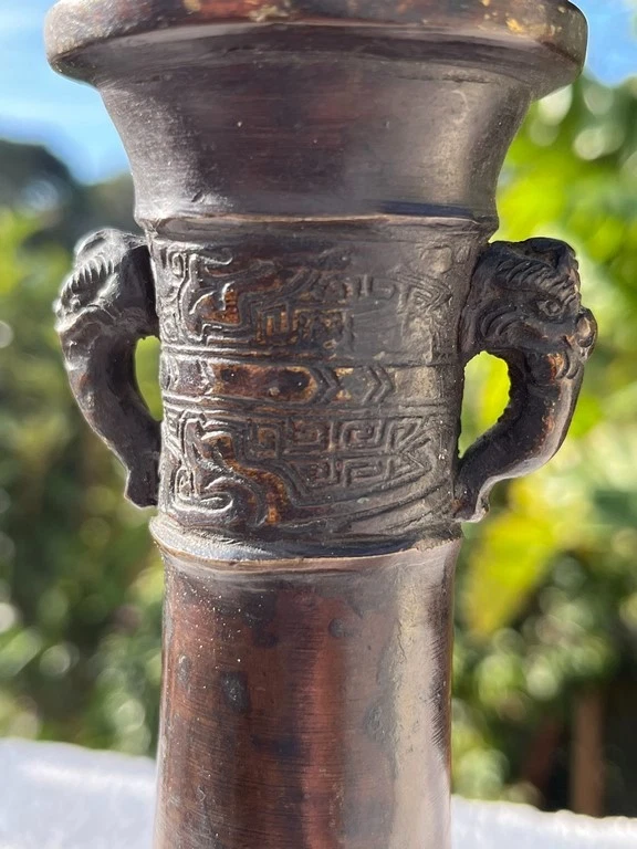 ancien vase chinois en bronze deux anses - Photo 3/4
