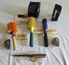 Monroe Hourglass Shaped Hair Brush Set of 4  clips DVD and Case
