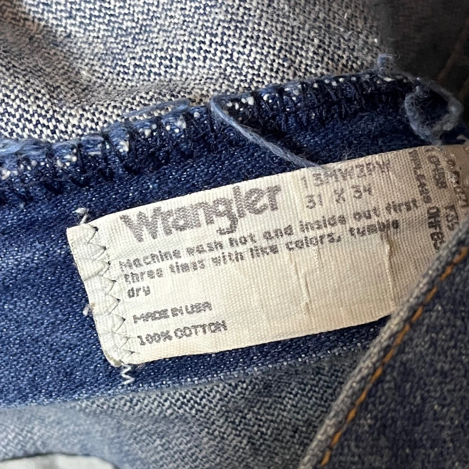 Pantalones de mezclilla para hombre Wrangler azul pierna recta 31x34 hechos en algodón EE. UU. Foto 4 de 4