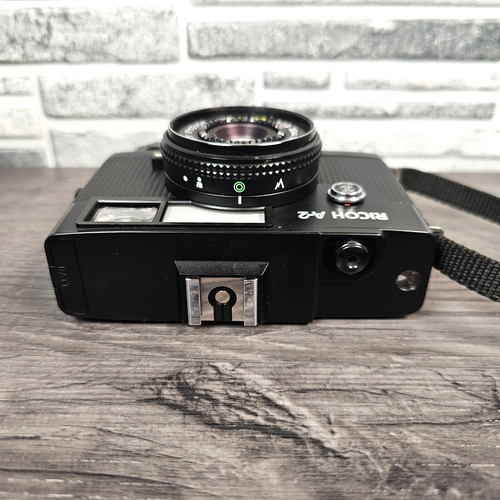 RARE Ricoh A-2 Rikenon 35mm F2.8 Colour Wind Up Film Camera - Picture 5 of 9