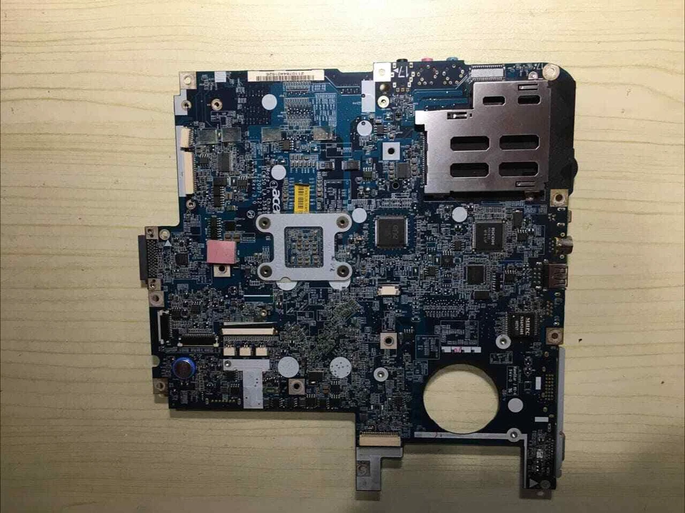 Motherboard For Acer Aspire 5520 5520G IcW50 L11 Amd Socket S1 - 3 - Image 2 of 3