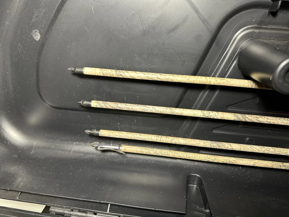 RedHead Kronik Compound Bow Package w/ Hard Case, 4 Arrows, Fiber Optic Sight - Image 4 of 4