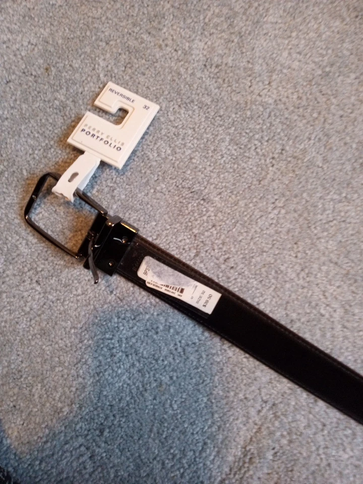 Perry Ellis Men’s Belt - Size 32 - Reversible Black & Brown - New With Tags - Image 2 of 4
