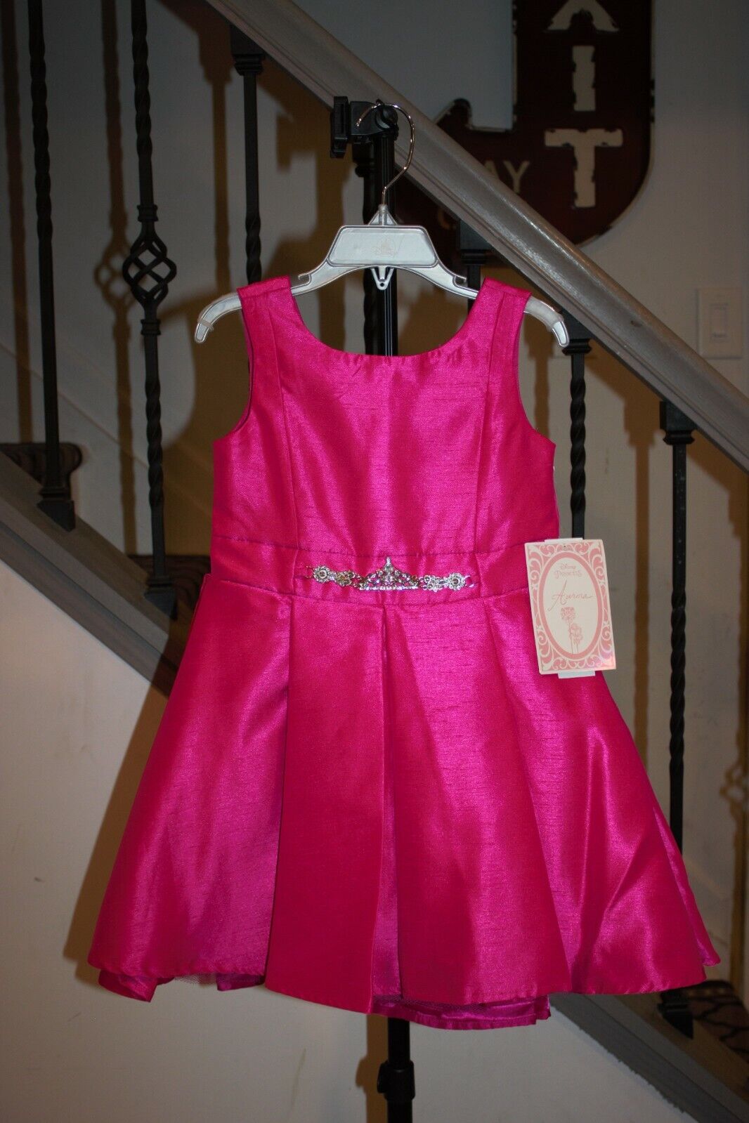 Picture 1 of 9
