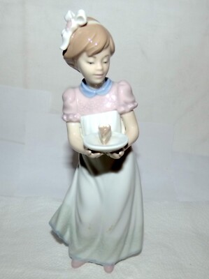 Lladro Daisa Porzellan Figur Mädchen mit Torte Happy Birthday 5605 1988 725/251