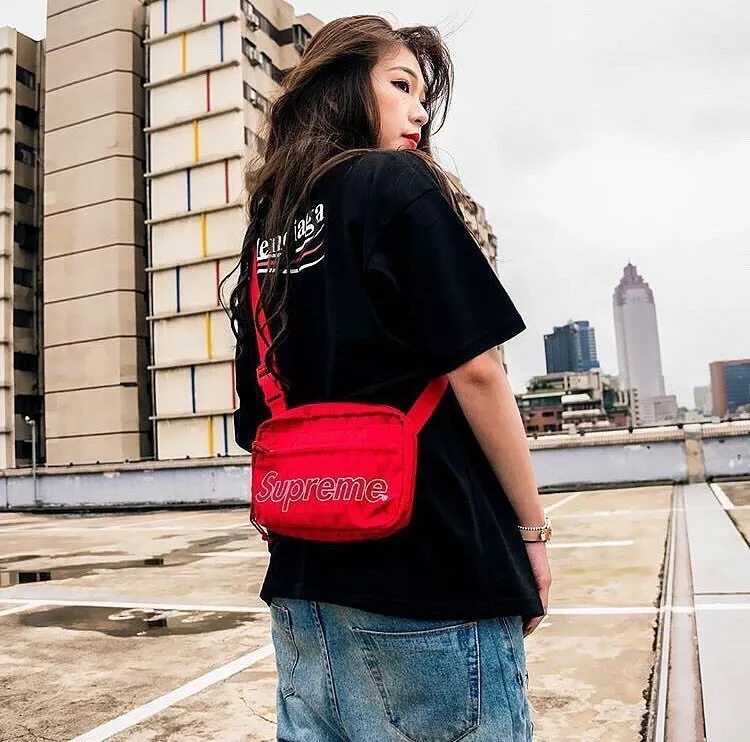 Supreme Shoulder Bag Red Unisex 100% Authentic FW18 Winter 2018 Bag Travel