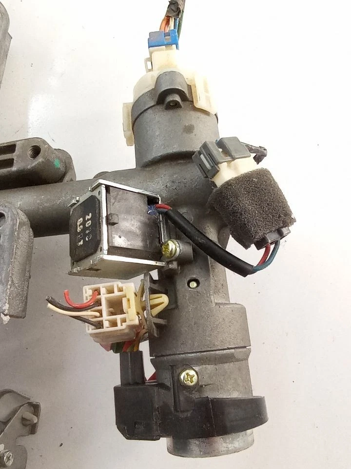 2006-2012 2014 Kia Sedona Ignition Switch w/o Key OEM - Image 3 of 4