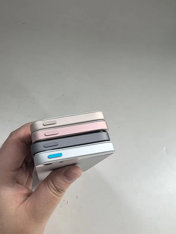 Apple iPhone SE 16/32/64/128GB - Unlocked ALL colors IOS 15 no box - Image 4 of 4