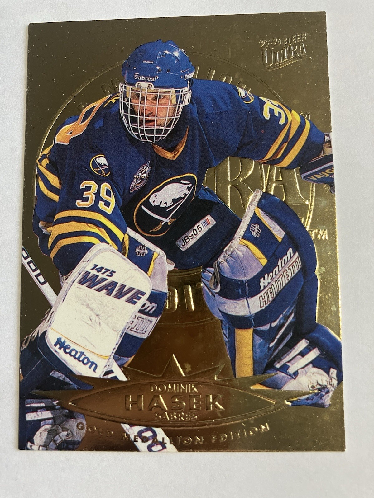 1995-96 Fleer Ultra Gold Medallion NHL Hockey #18 Dominik Hasek Buffalo Sabres