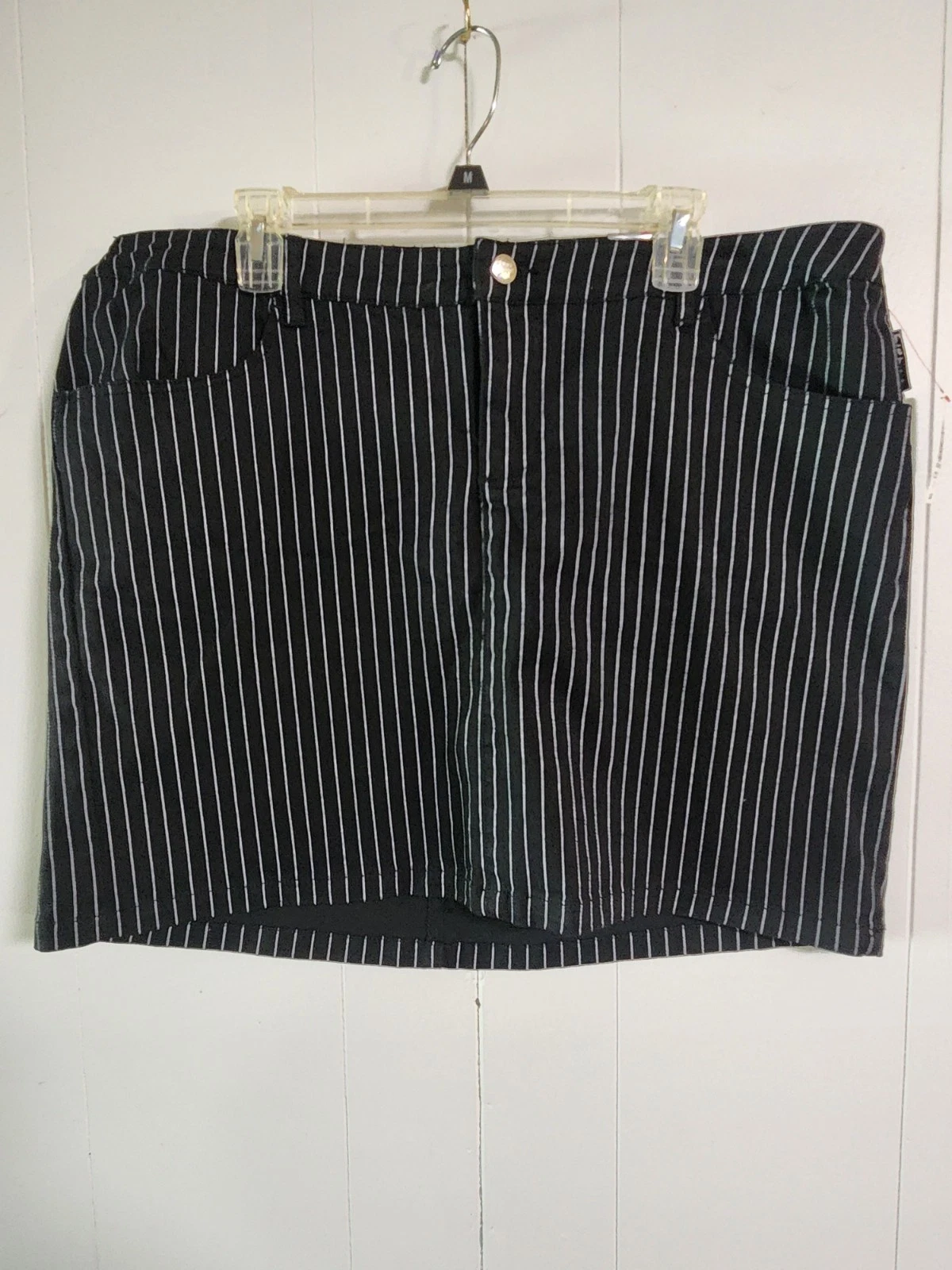 NWT Tripp NYC Daang Goodman Torrid Vintage Pinstripe Skirt, Size 20
Opens in a new window or tab