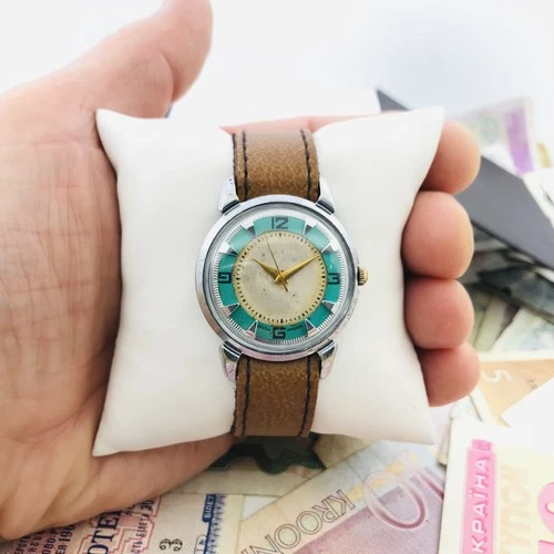 Vintage Kirovskie Crab Case Wrist Watch USSR 1950s Ivory Green Ring 16 Jewels