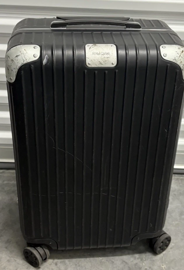 Rimowa Medium Hybrid Black Matte Check In Suitcase Luggage 26” $1300 15.9 Gal - Image 4 of 4