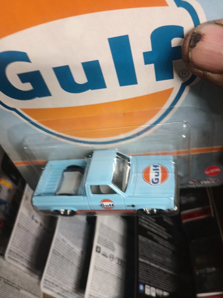 Chevy Silverado #2/5 2020 Hot Wheels Premium Vintage Oil Gulf 83 Foto 3 de 4