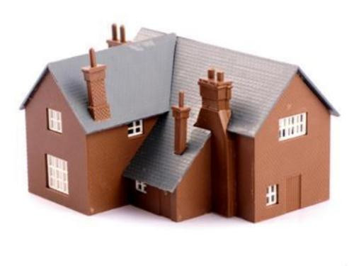 Kestrel KD37 Farm House Plastic Kit N Gauge