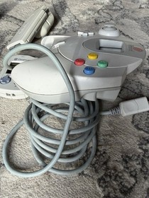 Sega Dreamcast Console BUNDLE HKT-3020 w/ OEM controllers, VMU Memory! Excellent