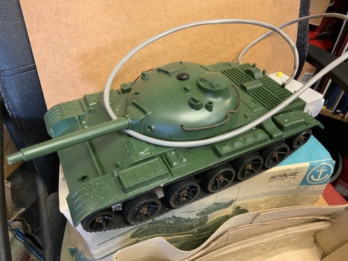 Vintage Anker Spielzeug Ferngesteuerter Panzer T62 Panzer 1/25 Modell OVP Ex-Shop