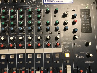 Yamaha MG124CX 12 Channel Stereo Mixer Mixing Console - power