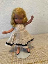 #125 Alice Through the Looking Glass JT Doll Nancy Ann Storybook Dolls