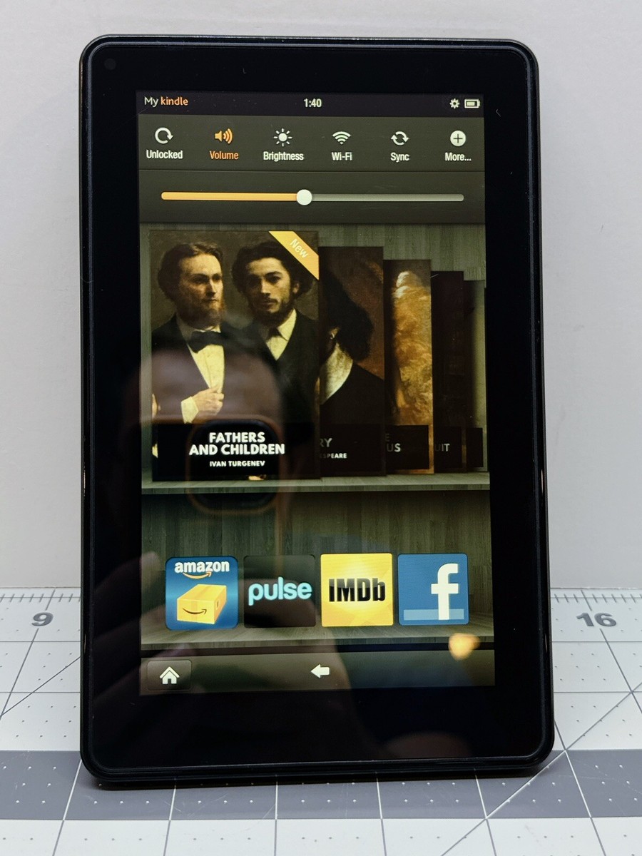 Amazon Kindle Fire 1st Gen Tablet 8GB D01400 - Includes 900+