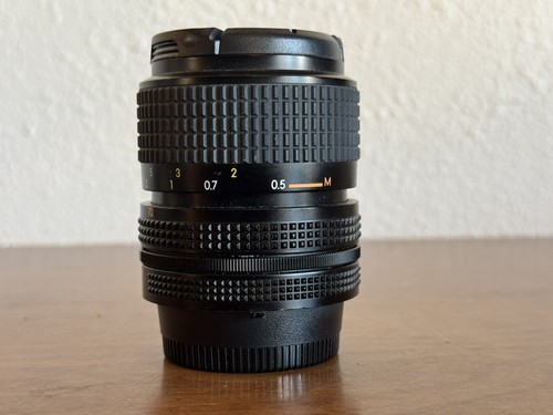 Nikon Zoom Nikkor 35-70mm f/3.5-4.5 AI-S lens film or digital wide angle macro - Picture 5 of 6