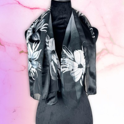 Women s Fashion Scarf White Flower Patterned With Black Stripes 40 x40.5 