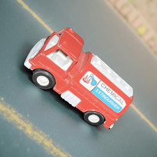 Vintage 1970 Tootsietoy Made In USA Chemical Extinguisher Fire Rescue Truck A32