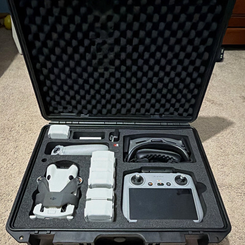 DJI Mini 4 PRO Perfect Condition Low Hours ULTIMATE Bundle No Damage!