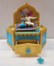 Disney Aladdin Jasmine Musical Jewelry Box Plays "A Whole New World" With Ring 