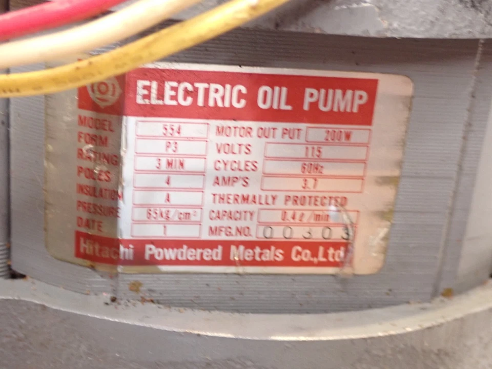 Hitachi 1 Phase Electric Oil Pump Motor Form 554 P3 200W 115V 60hz 3.7 Amps Foto 2 de 4