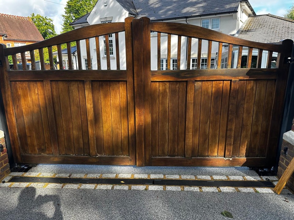 Wooden Drive Way Gate eBay