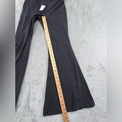 NUEVO Leggings cortos Aerie M negros súper acampanados anchos plegables usados en look - Imagen 10 de 13