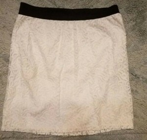 New York & Company White Lace Skirt/Stretch Waistband/Women’s Size M