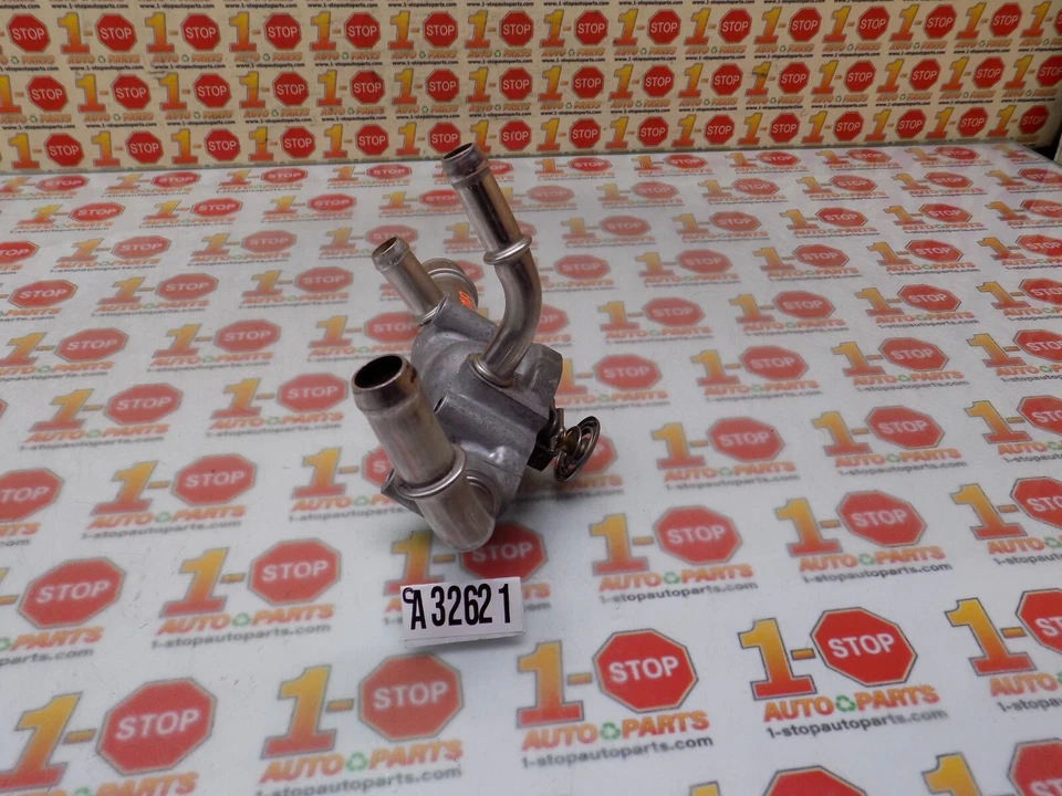 Carcasa termostato Chevrolet Impala 2012-2013 3,6 L 12689037 OEM Foto 2 de 4