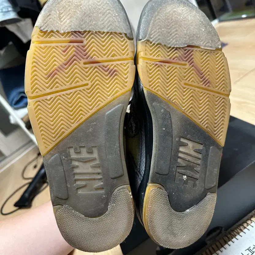 Nike Air Jordan 5 Retro Off-White Mocha Sneakers thumbnail 3