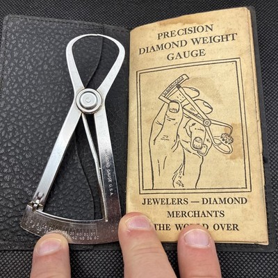 Vintage precision diamond weight gauge With Booklet USA