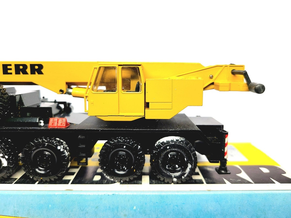Liebherr LTM1060 Mobile Crane - Conrad 1:50 Scale Diecast Model