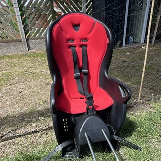 Hamax Kiss X3 Rear Bike Child Seat Red/Black Safety Harness & Foot Support