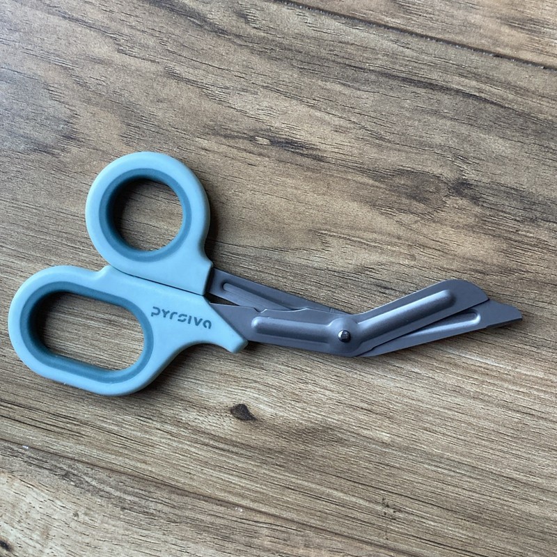 Pyrsiva Trauma Scissors Shears Bandage 7.5.  Unused New