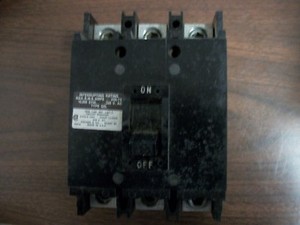 Square D Q2L3225 Circuit Breaker W// Chip