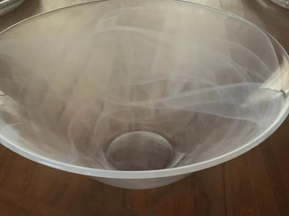 SaleBeautiful художественное стекло сервировочная чаша прозрачные белые алебастровые завитки 10 дюймов ширина X 4,25 дюйма T - Изображение 3 из 4