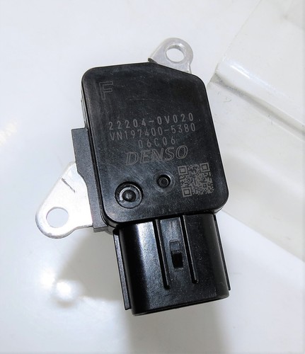 22204-0V020 Toyota Auris Yaris Lexus IS Genuine Denso Mass Air Flow Sensor - Picture 7 of 7