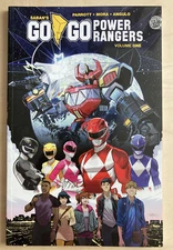 Saban's Go Go Power Rangers Vol. 1 (Mighty Morphin Power Rangers)