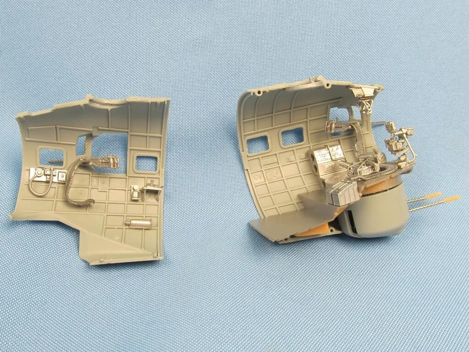 B-17G, Bombardier’s Cockpit (set interno) 1:48 (per HK Aircraft Model Kit) - Immagine 3 di 4